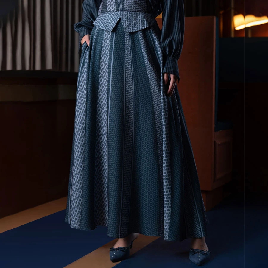 Minera Skirt – Graphite Grey