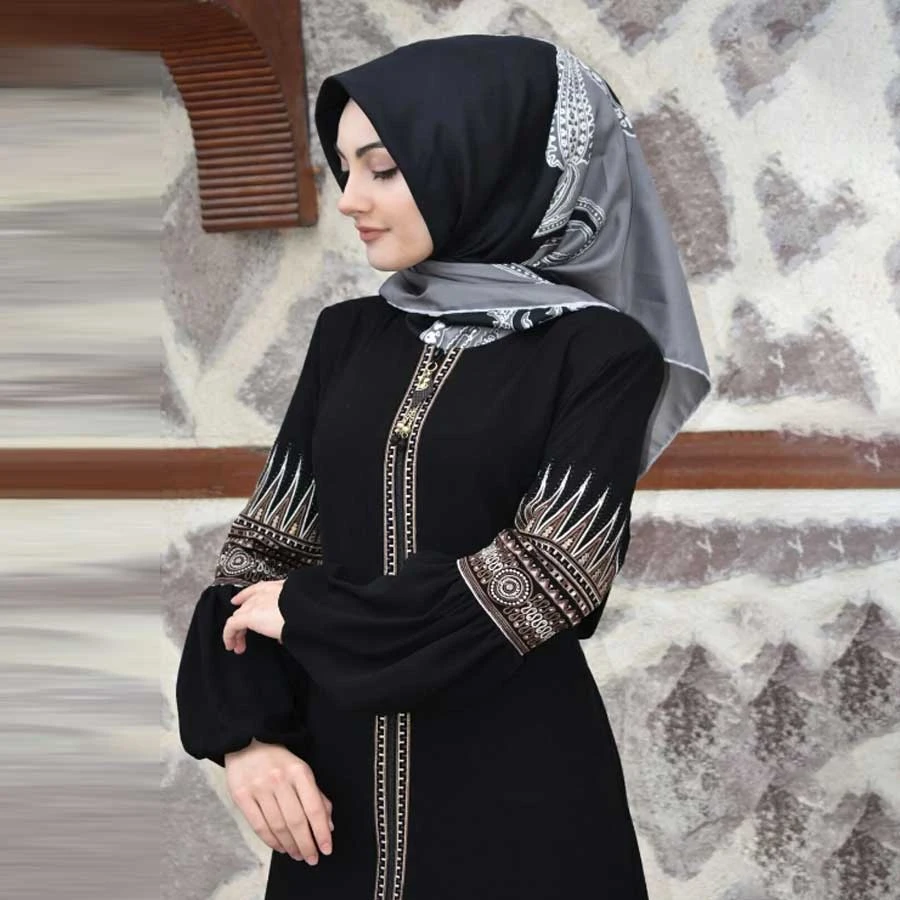 Sümeyra Atranis Black Ferace