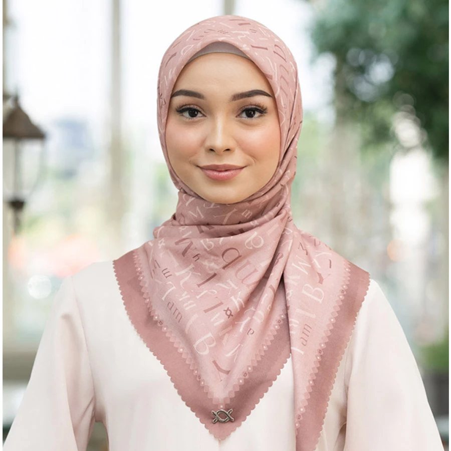 Typography Scarf – Smoothie