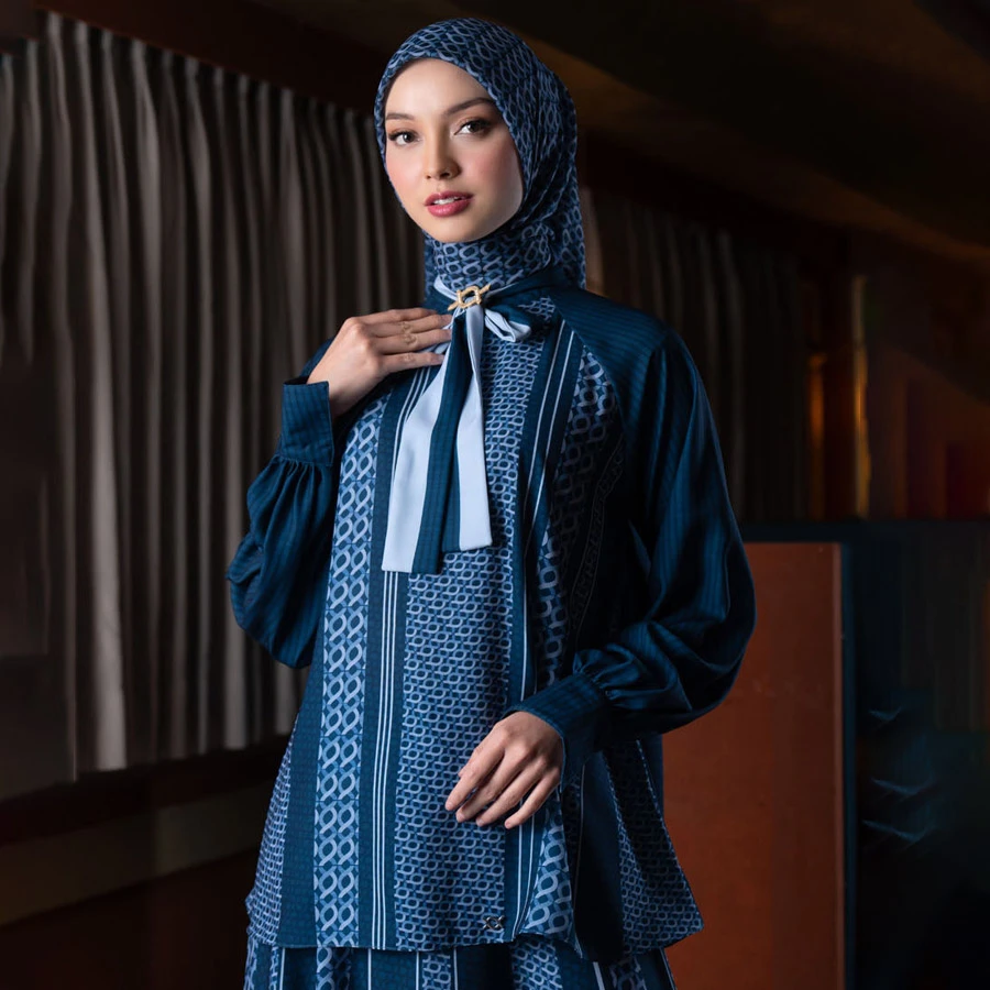 Minera Blouse – Blue Pansy