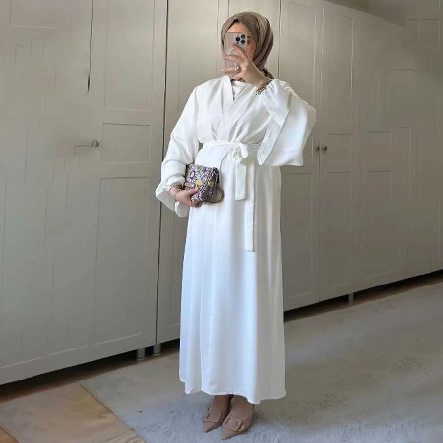 ZEHRA ÇAMRAN White Design Abaya