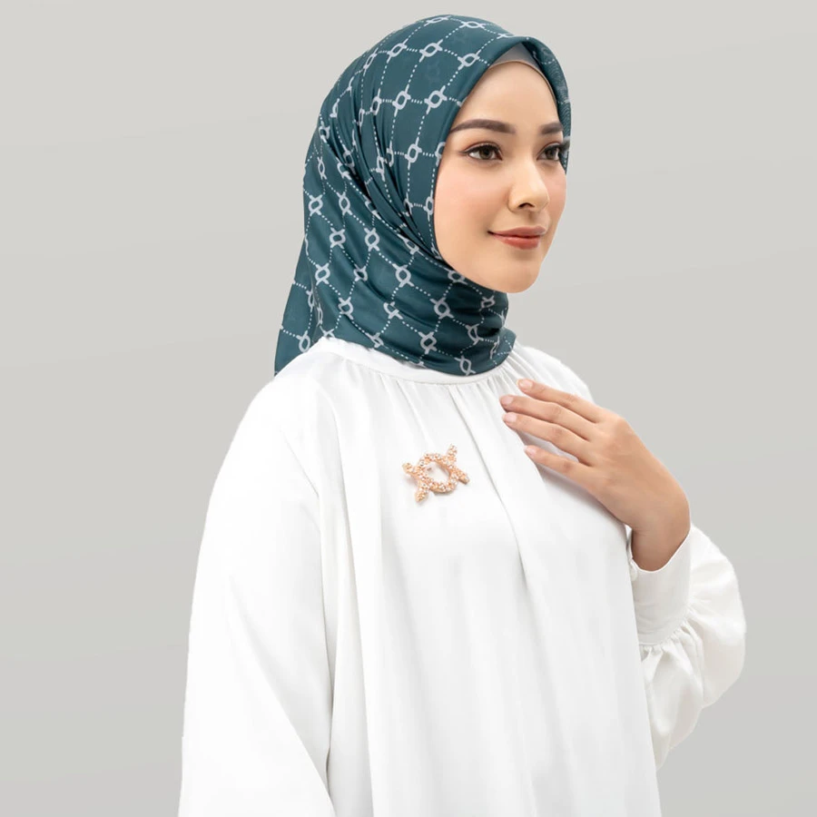 Monogram Scarf London Edition – Beetle